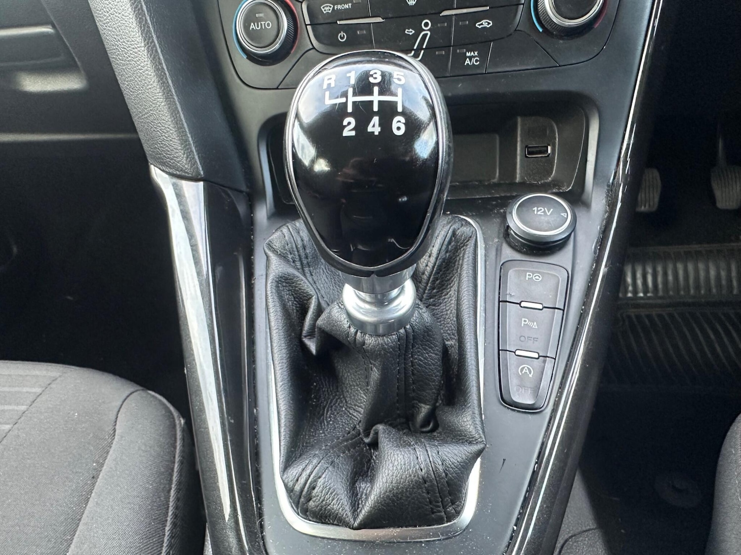 Used Ford Focus 2015 for sale - 76371648: Photo 17