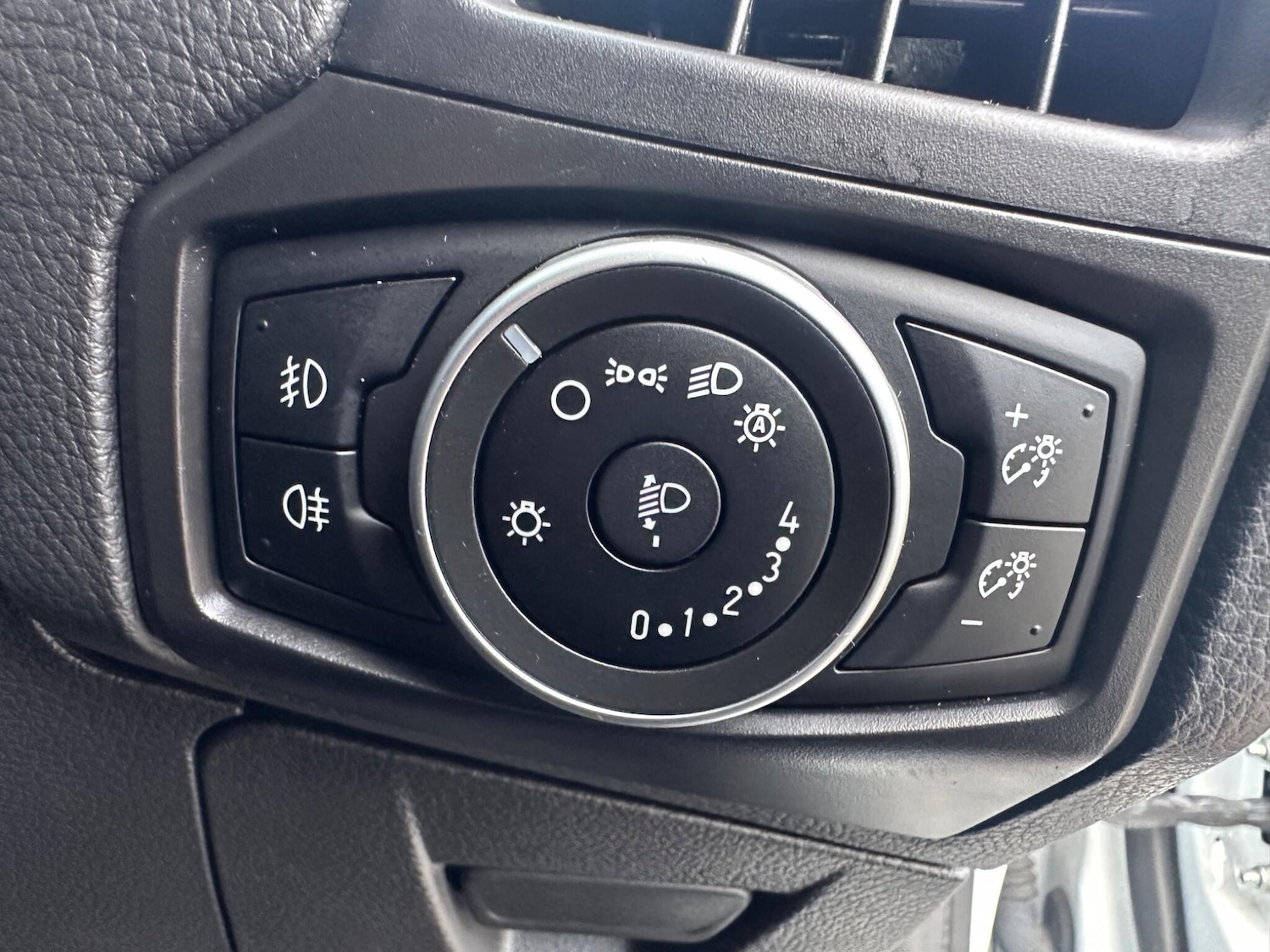 Used Ford Focus 2015 for sale - 76371648: Photo 18