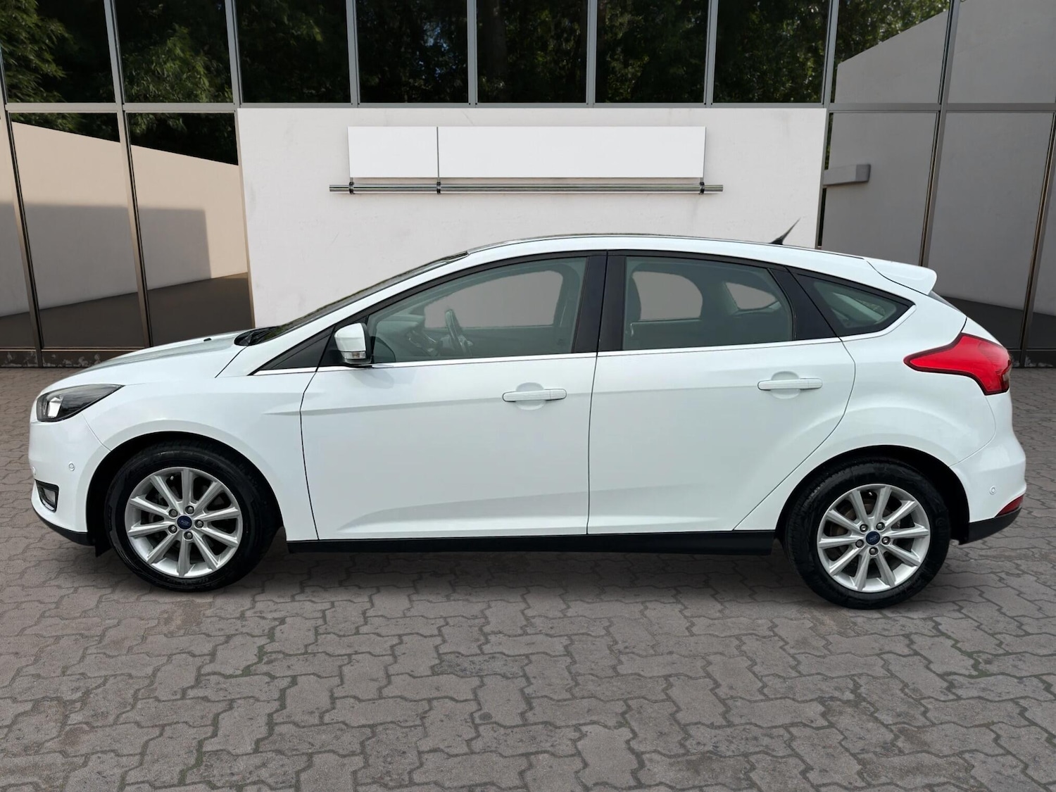 Used Ford Focus 2015 for sale - 76371648: Photo 5