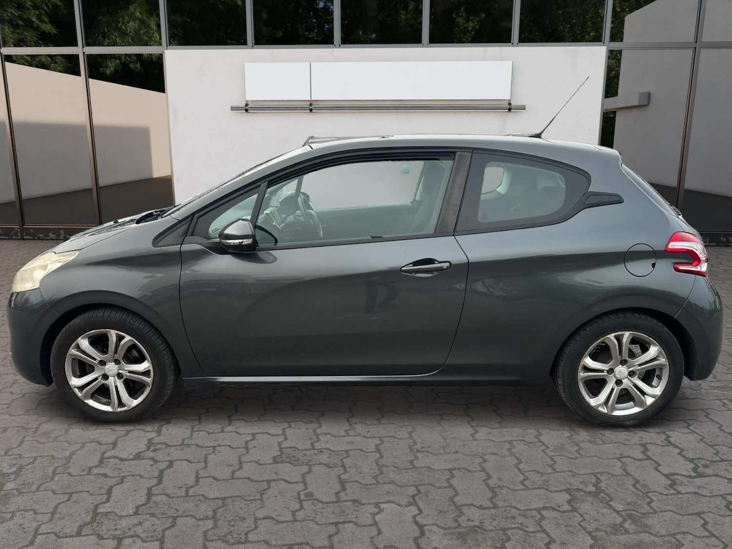 Used Peugeot 208 for sale - 77587079: Photo 4