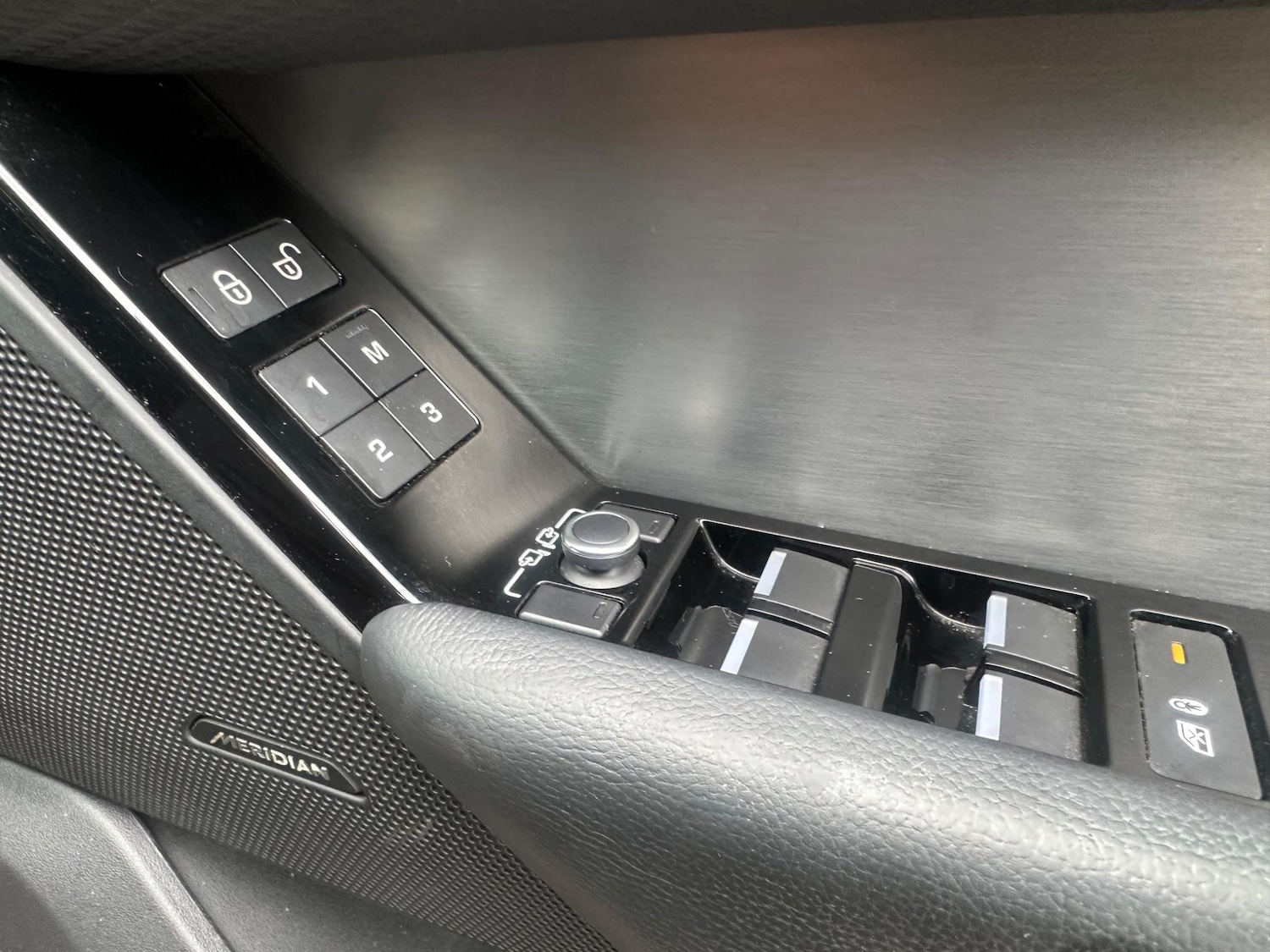 Used Land Rover Range Rover Velar 2019 for sale - 76802450: Photo 13