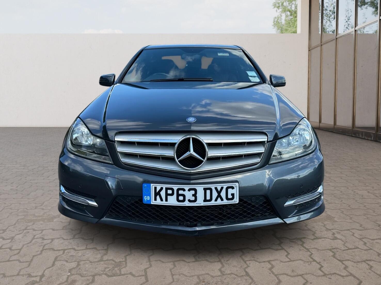 Used Mercedes-Benz C Class 2013 for sale - 76370904: Photo 2