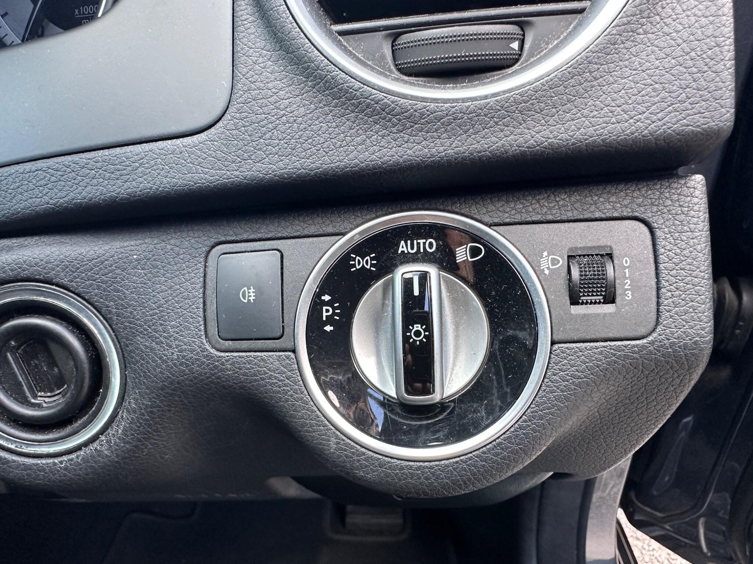 Used Mercedes-Benz C Class 2013 for sale - 76370904: Photo 28