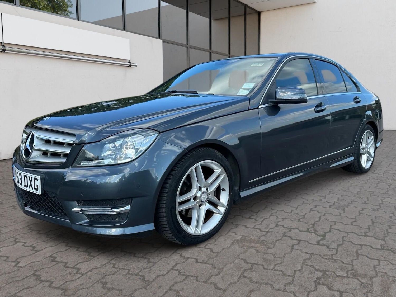 Used Mercedes-Benz C Class 2013 for sale - 76370904: Photo 3