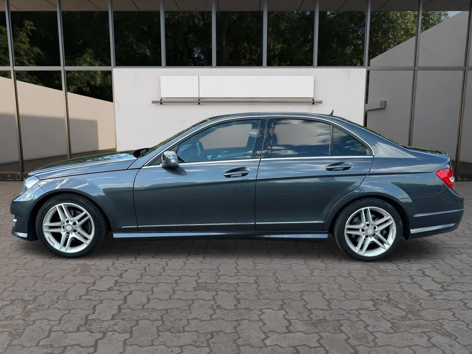 Used Mercedes-Benz C Class 2013 for sale - 76370904: Photo 4