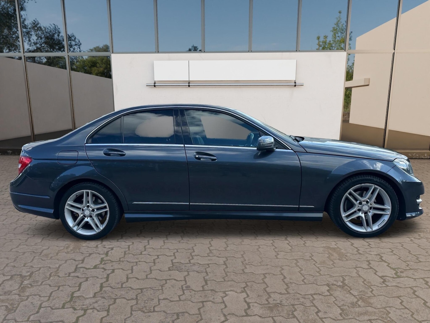 Used Mercedes-Benz C Class 2013 for sale - 76370904: Photo 8