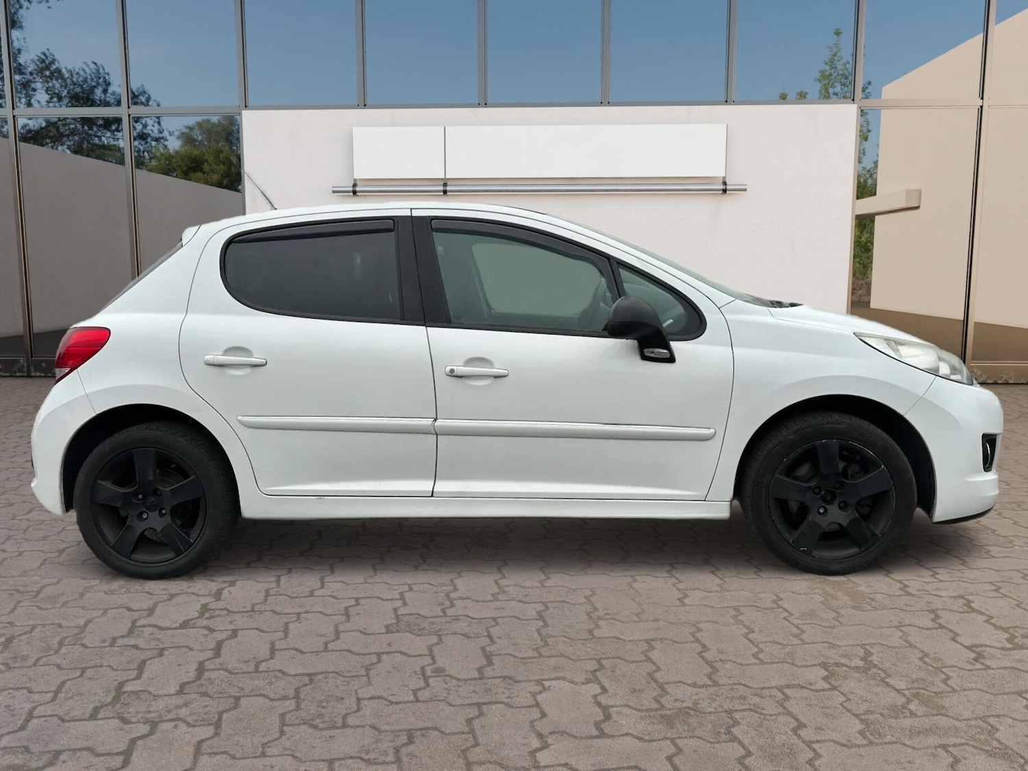 Used Peugeot 207 2010 for sale - 77097392: Photo 8