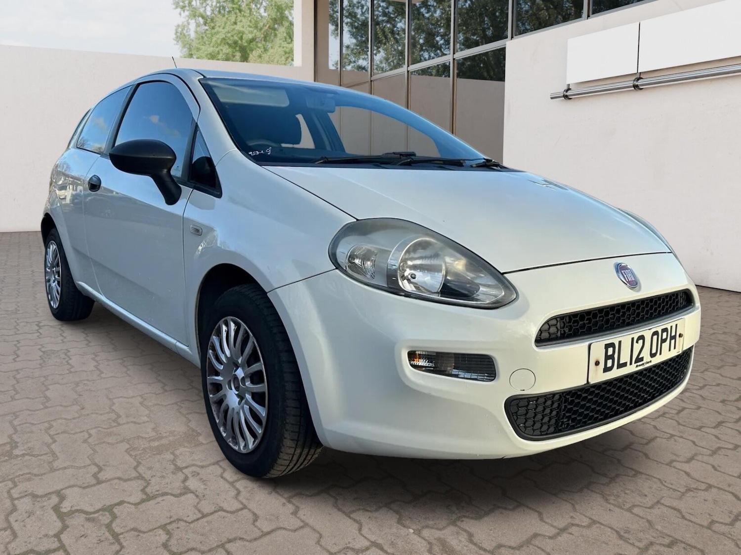 Used Fiat Punto 2012 for sale - 77637356: Photo 1