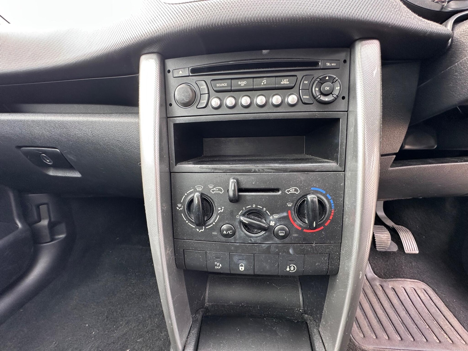 Used Peugeot 207 2007 for sale - 78086731: Photo 12