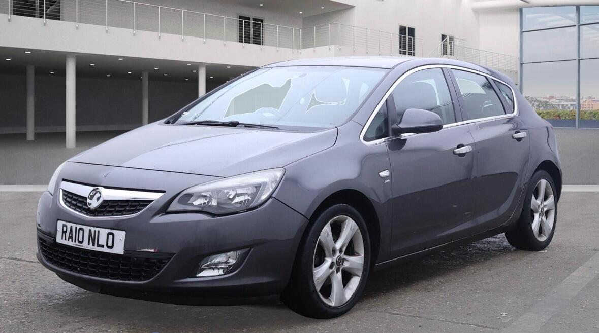 Used Vauxhall Astra 2010 for sale - 76667354: Photo 2