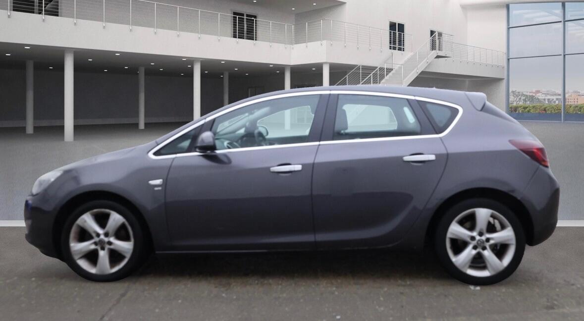 Used Vauxhall Astra 2010 for sale - 76667354: Photo 3