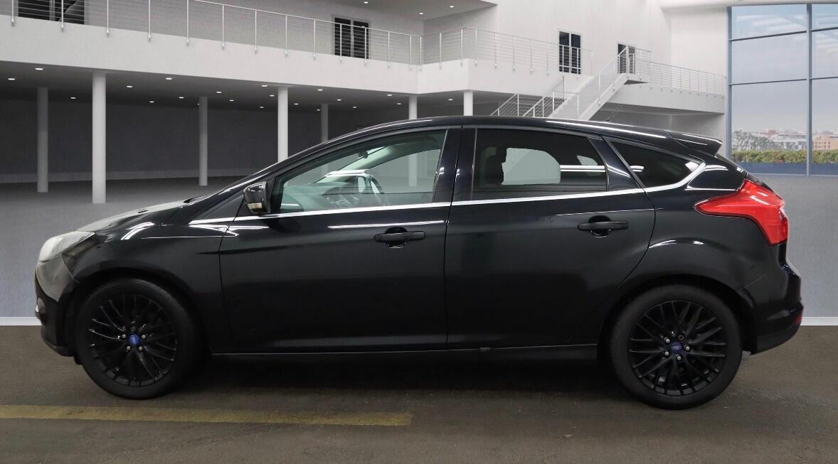 Used Ford Focus 2011 for sale - 77331636: Photo 3