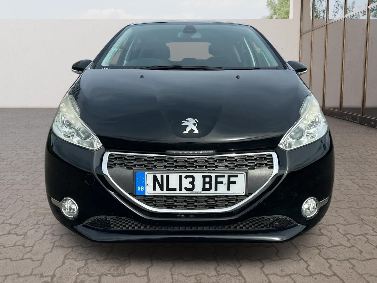 Used Peugeot 208 2013 for sale - 77908732: Photo 2
