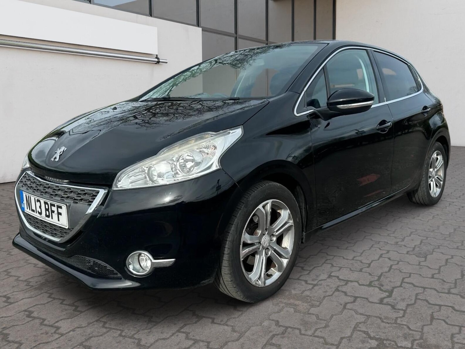 Used Peugeot 208 2013 for sale - 77908732: Photo 3