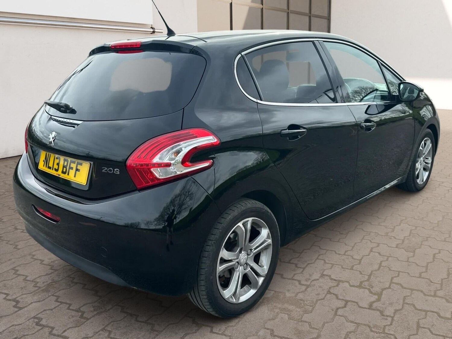 Used Peugeot 208 2013 for sale - 77908732: Photo 7