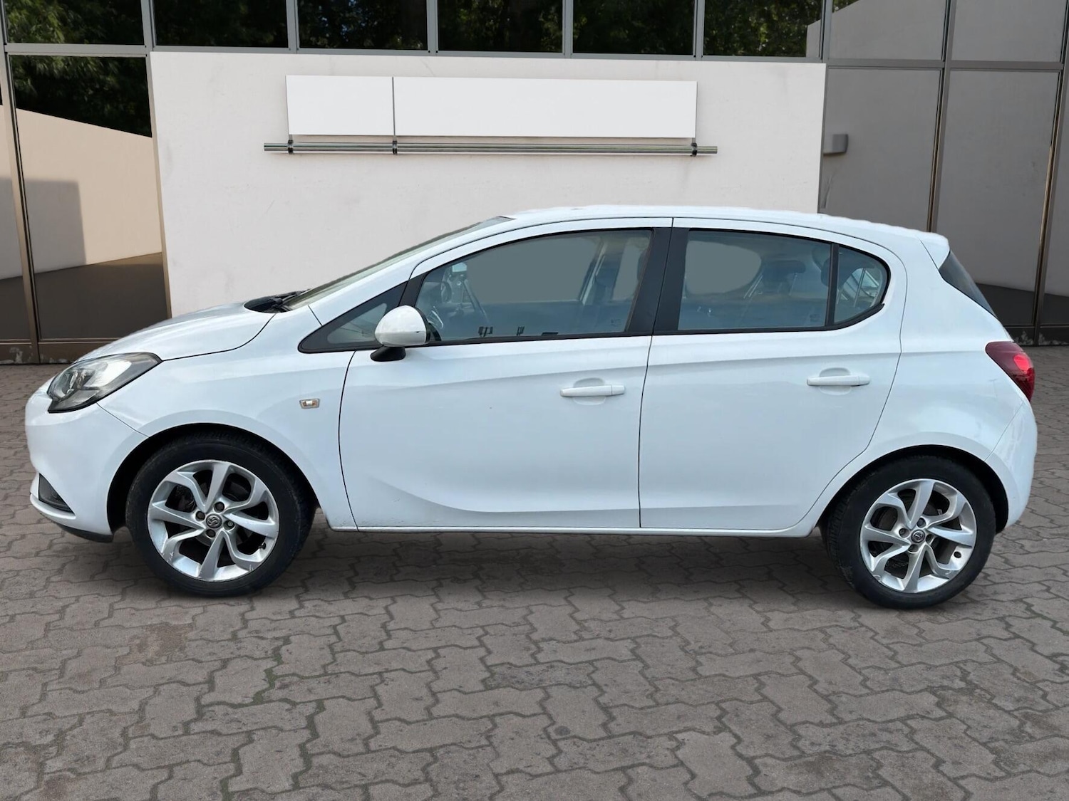 Used Vauxhall Corsa 2015 for sale - 77254991: Photo 5