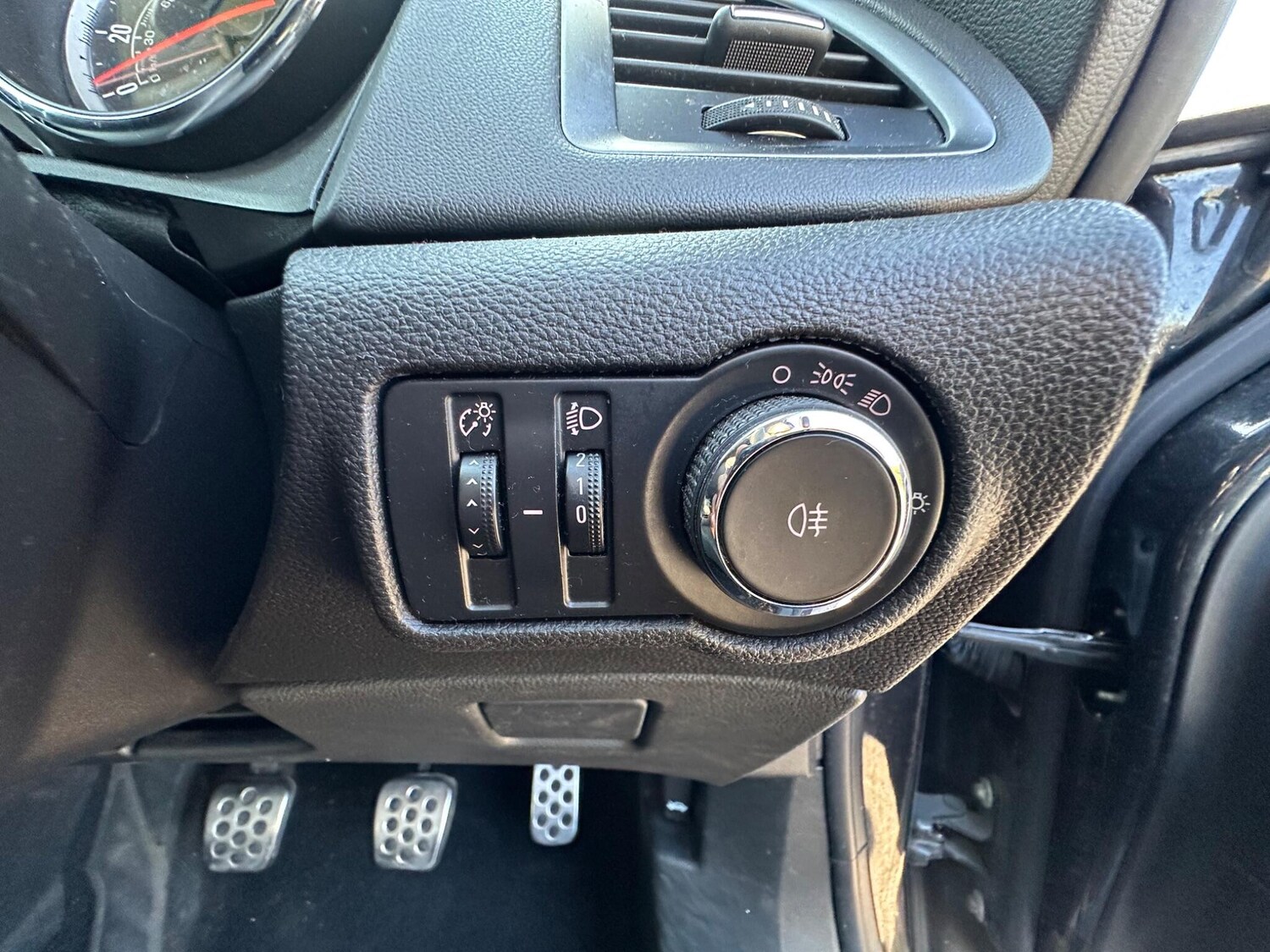 Used Vauxhall Astra 2014 for sale - 77939388: Photo 15