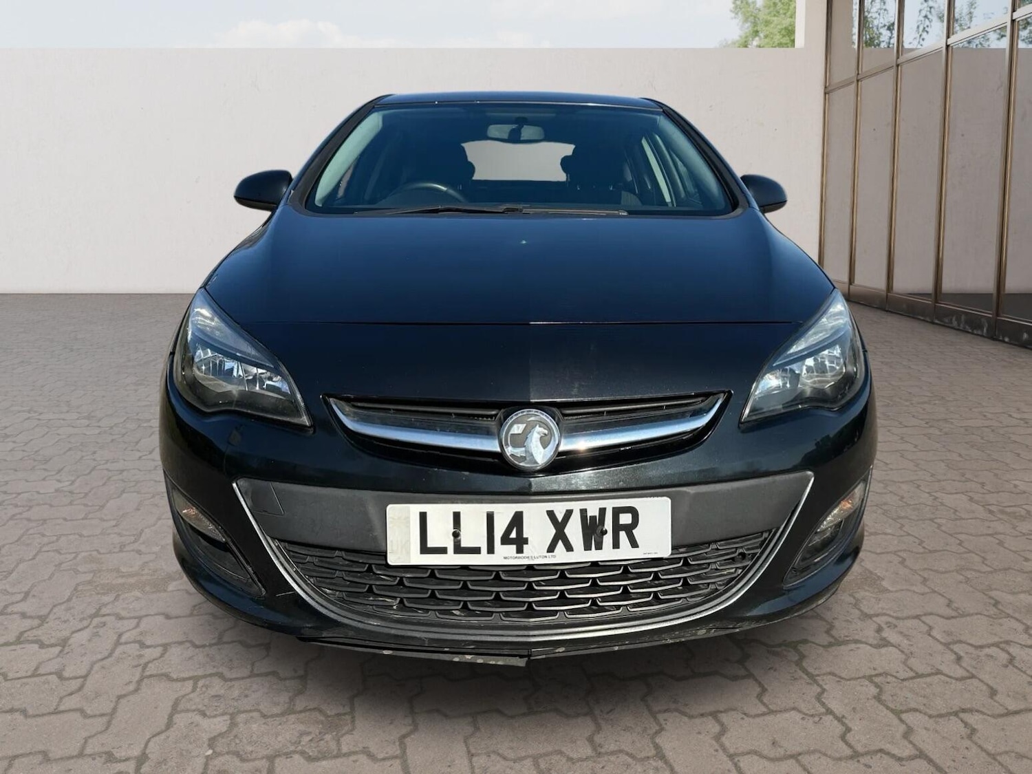 Used Vauxhall Astra 2014 for sale - 77939388: Photo 2