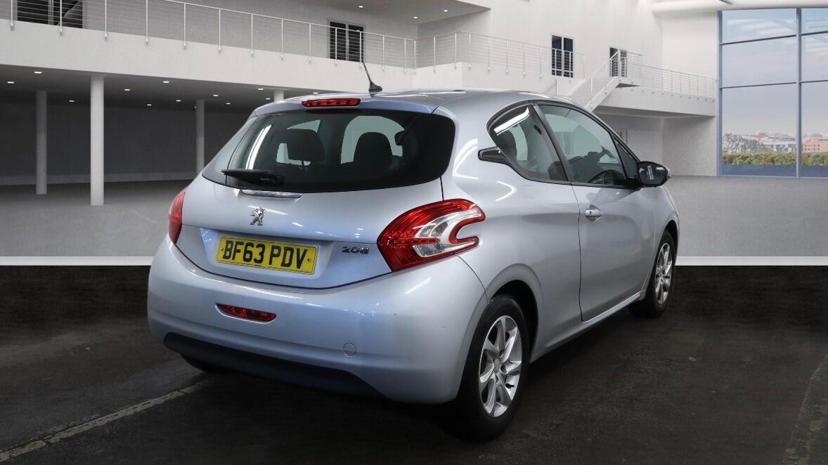 Used Peugeot 208 2013 for sale - 77377616: Photo 5