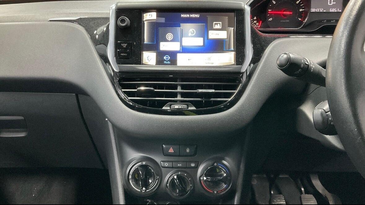 Used Peugeot 208 2013 for sale - 77377616: Photo 9