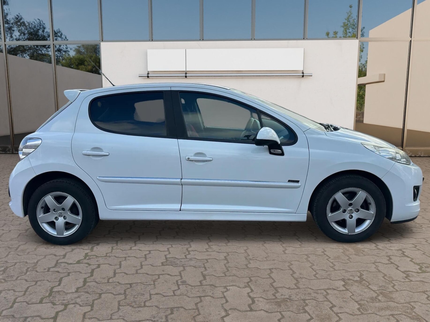 Used Peugeot 207 2012 for sale - 76898534: Photo 8
