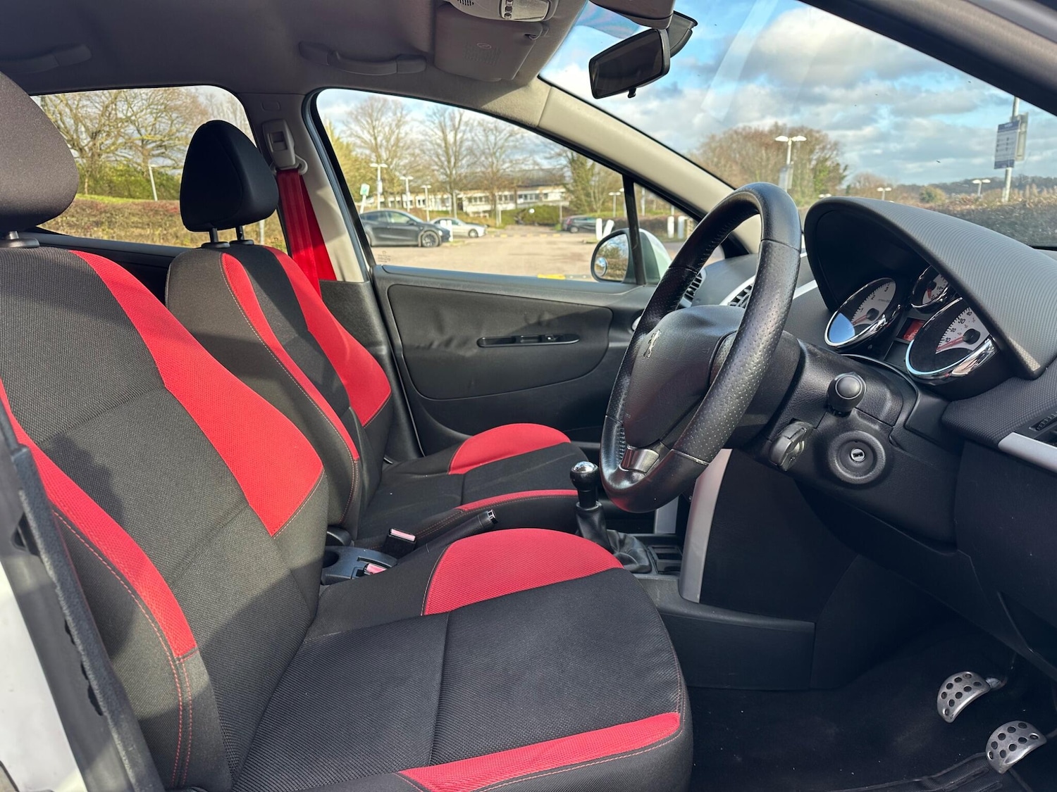 Used Peugeot 207 2012 for sale - 76898534: Photo 9