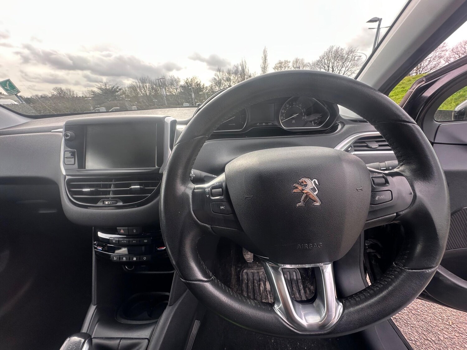 Used Peugeot 208 2013 for sale - 77939448: Photo 11