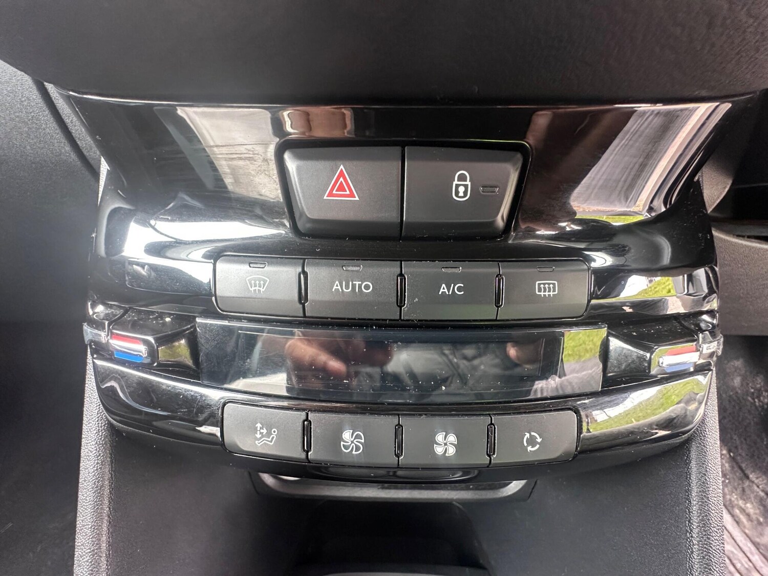 Used Peugeot 208 2013 for sale - 77939448: Photo 12