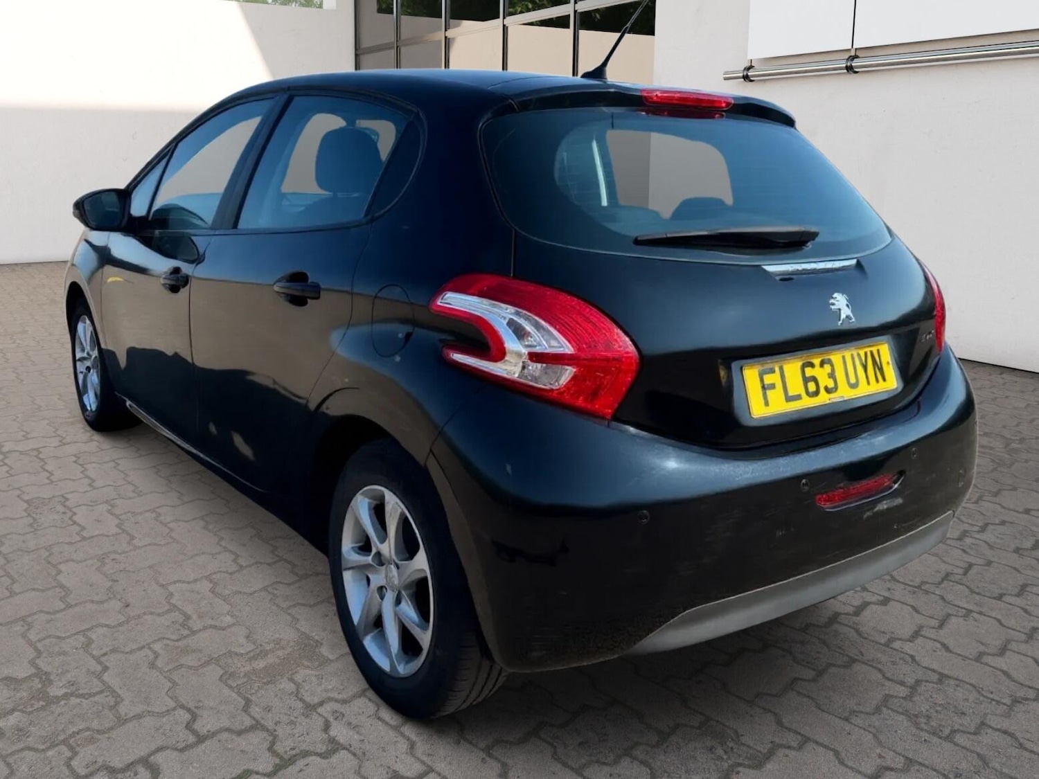 Used Peugeot 208 2013 for sale - 77939448: Photo 5