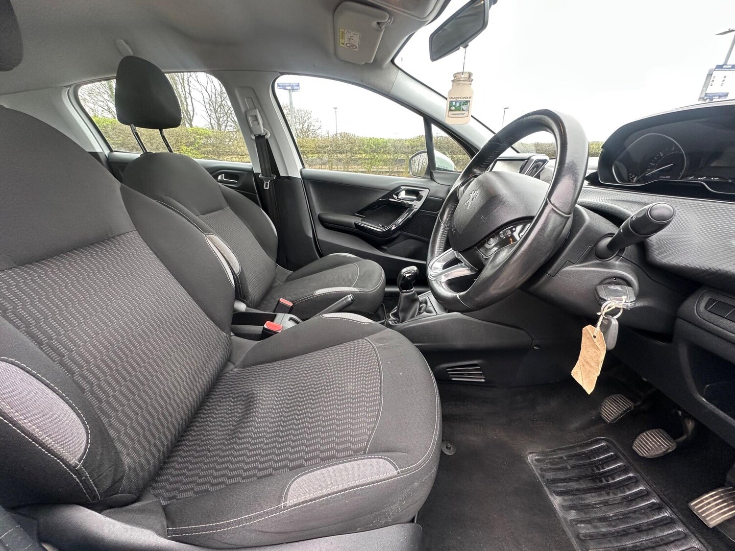 Used Peugeot 208 2013 for sale - 77939448: Photo 9