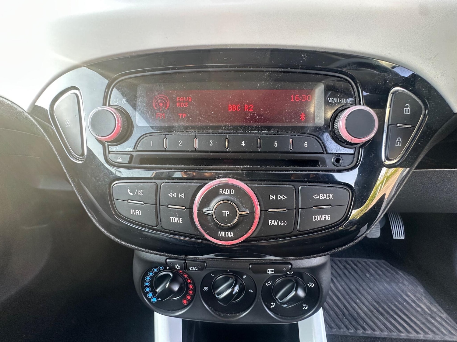 Used Vauxhall ADAM 2014 for sale - 78185117: Photo 12