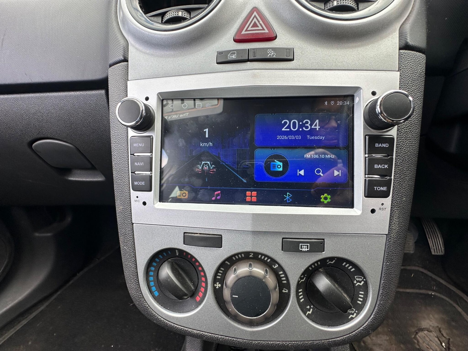 Used Vauxhall Corsa 2008 for sale - 78062606: Photo 2