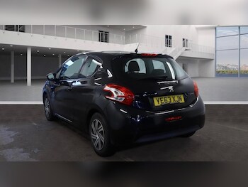 Used Peugeot 208 2013 for sale - 77723857: Photo