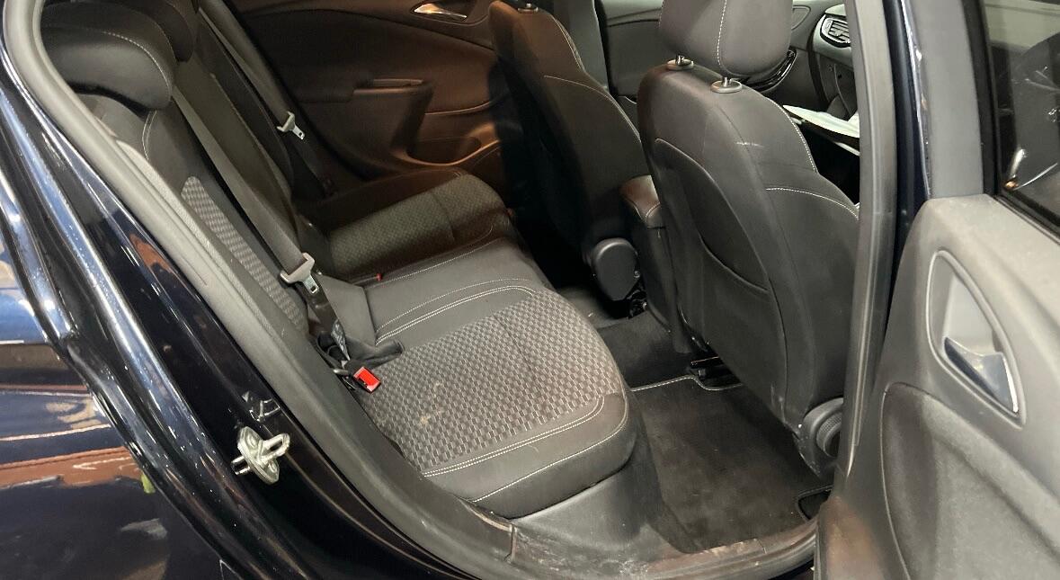 Used Vauxhall Astra 2017 for sale - 76572447: Photo 8