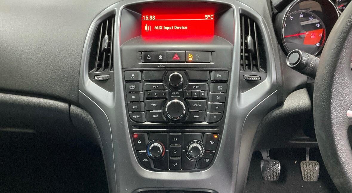 Used Vauxhall Astra 2012 for sale - 77130878: Photo 9