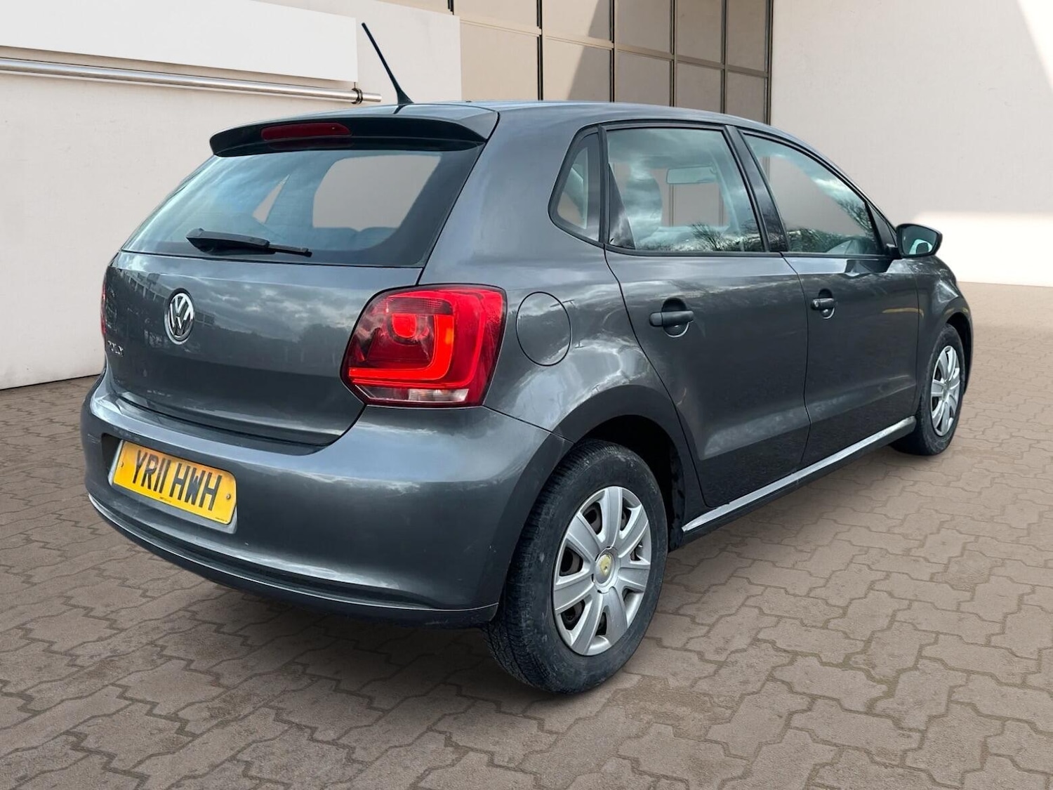 Used Volkswagen Polo 2011 for sale - 76620208: Photo 8