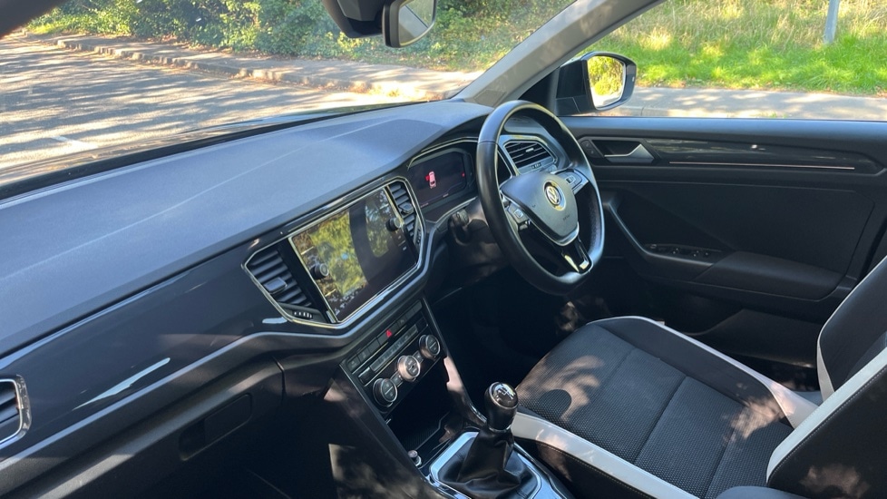 Used Volkswagen T-Roc 2019 for sale - 76079038: Photo 2