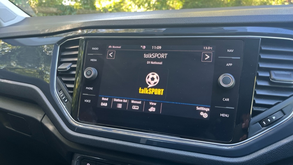 Used Volkswagen T-Roc 2019 for sale - 76079038: Photo 24