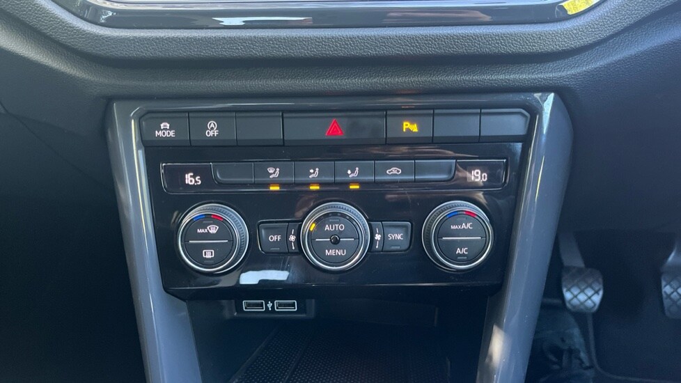 Used Volkswagen T-Roc 2019 for sale - 76079038: Photo 32