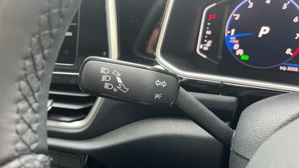 Used Volkswagen T-Roc 2025 for sale - 76873873: Photo 32