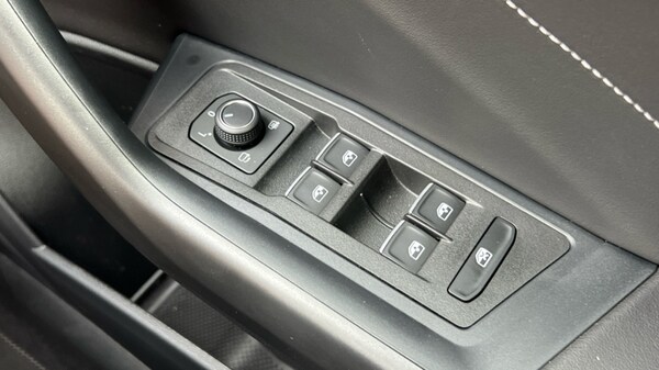 Used Volkswagen T-Roc 2025 for sale - 75603028: Photo 33