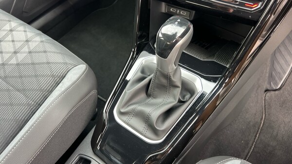 Used Volkswagen T-Roc 2025 for sale - 75603028: Photo 35