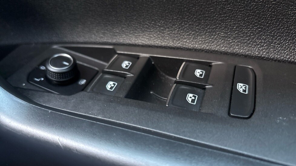 Used Volkswagen Polo 2018 for sale - 77021891: Photo 36