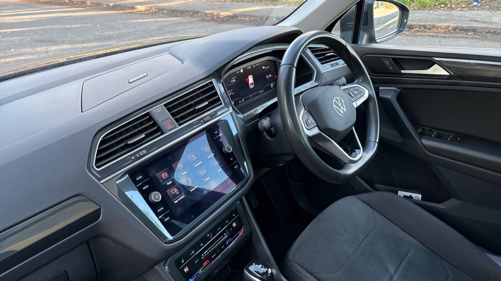 Used Volkswagen Tiguan 2021 for sale - 77060625: Photo 2