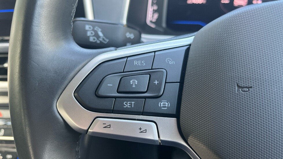 Used Volkswagen T-Roc 2024 for sale - 76203692: Photo 29