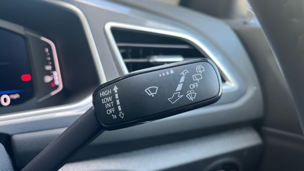 Used Volkswagen T-Roc 2024 for sale - 76203692: Photo 30