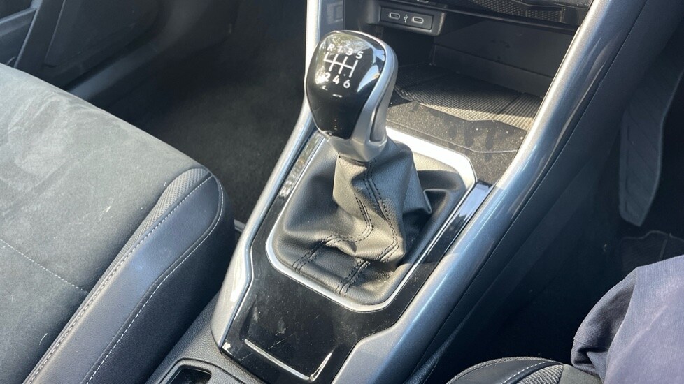 Used Volkswagen T-Roc 2024 for sale - 76203692: Photo 34