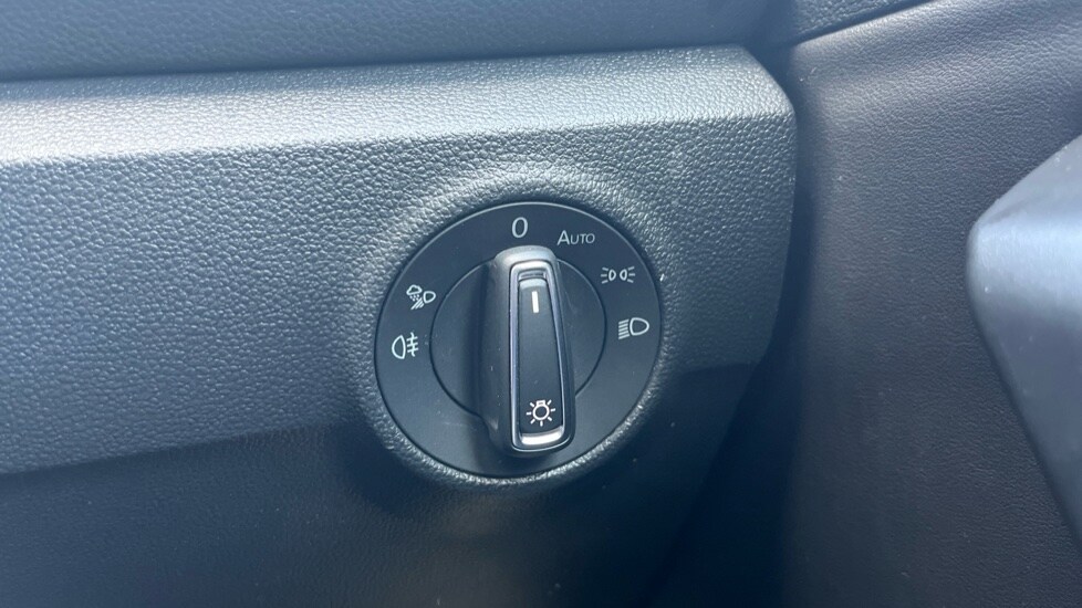 Used Volkswagen T-Roc 2024 for sale - 76203692: Photo 36