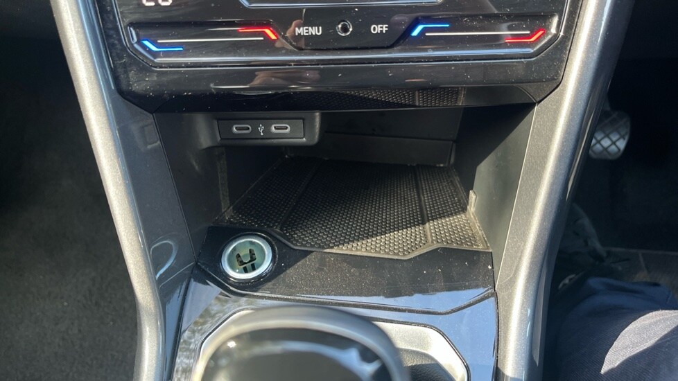 Used Volkswagen T-Roc 2024 for sale - 76203692: Photo 38