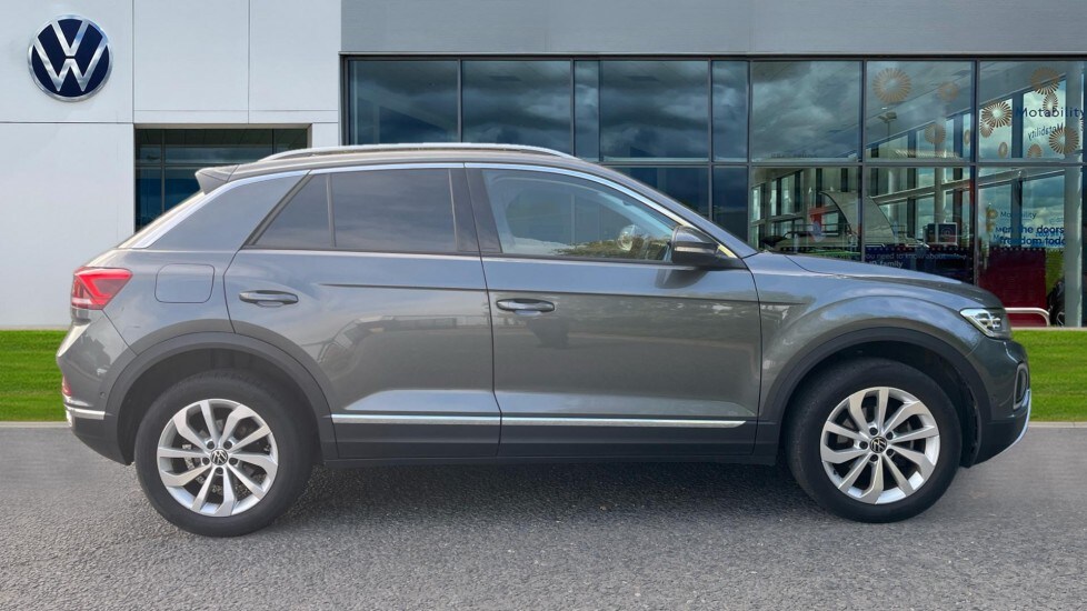 Used Volkswagen T-Roc 2024 for sale - 76203692: Photo 4